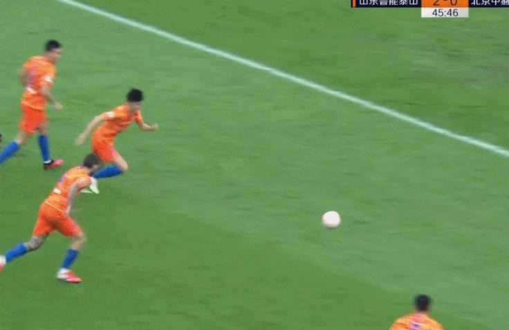 山东鲁能争议进球,鲁能争议点球分析