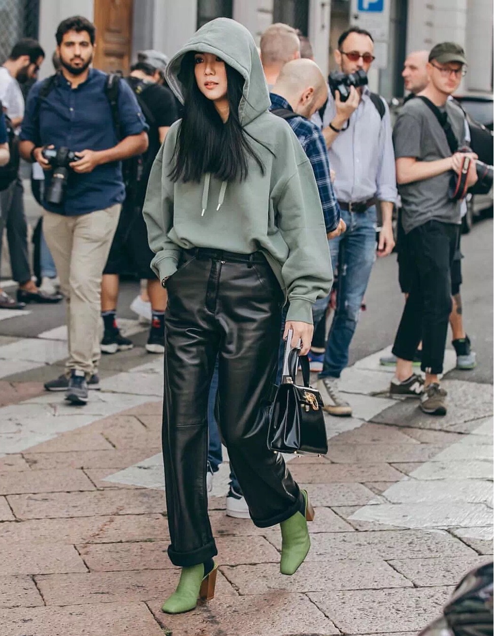 经典切尔西靴秋冬搭配,百变切尔西靴玩转时髦不重样