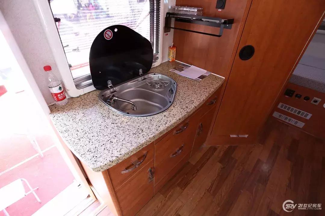 自动挡四驱越野房车40万以下,自动挡皮卡房车10万左右