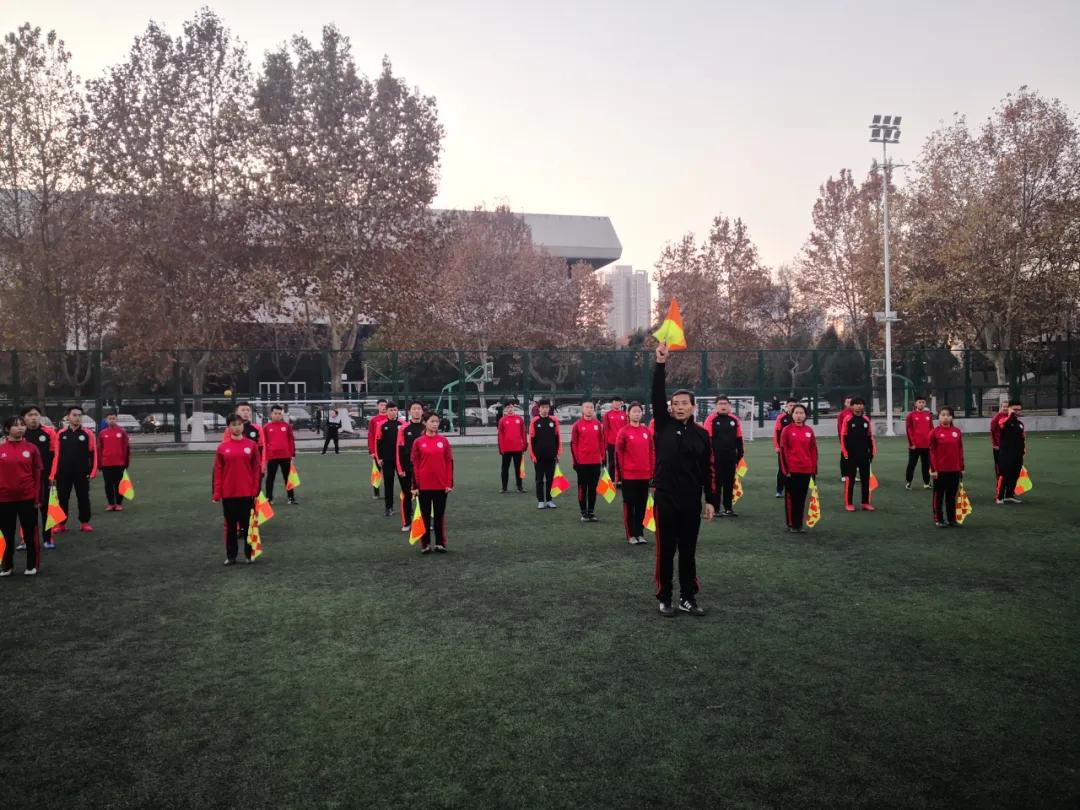 足球国家三级裁判员培训报名,中国足协二级裁判员培训班