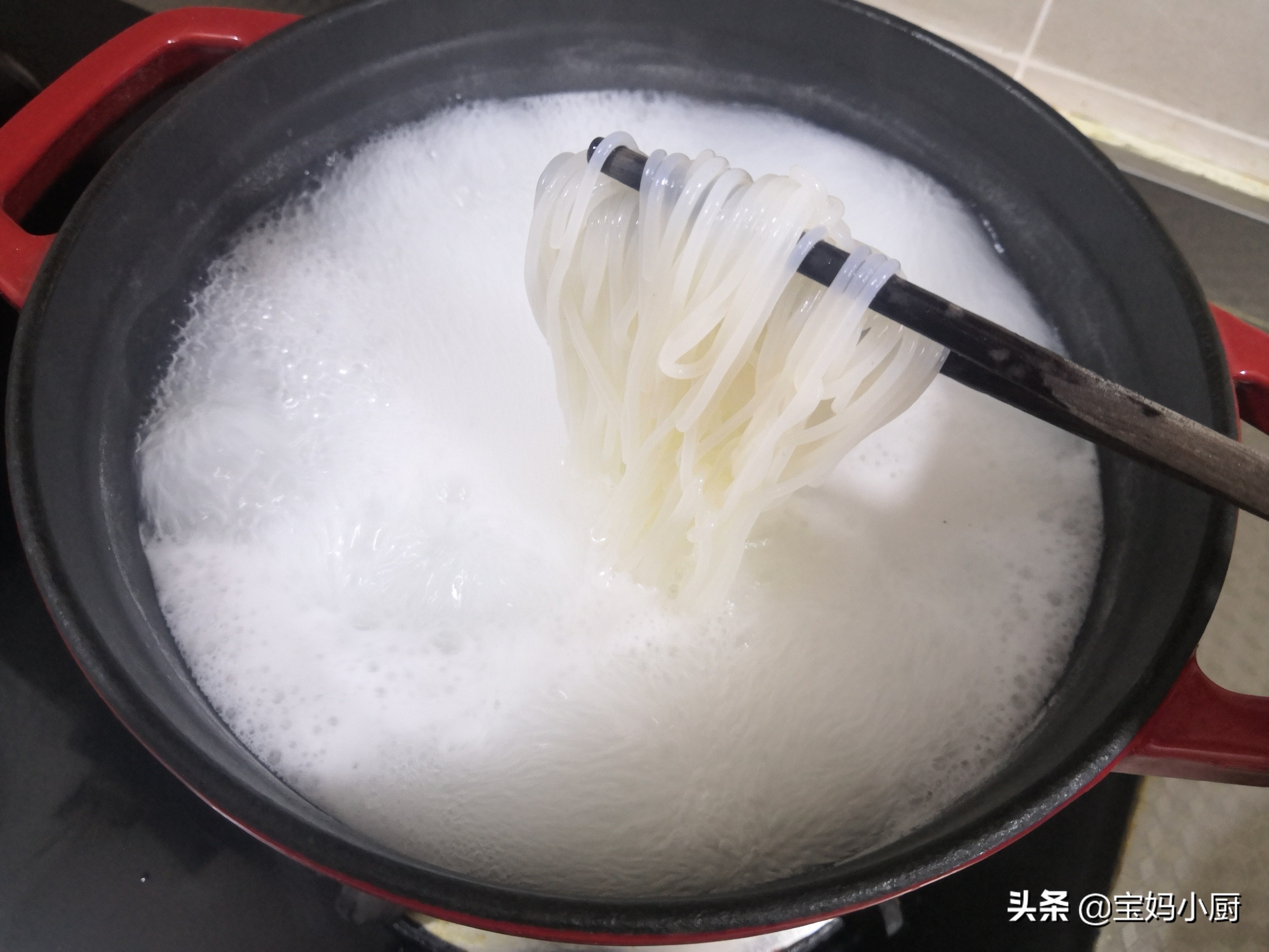 广西螺蛳粉出圈,怎么样能做出好吃又臭的螺蛳粉