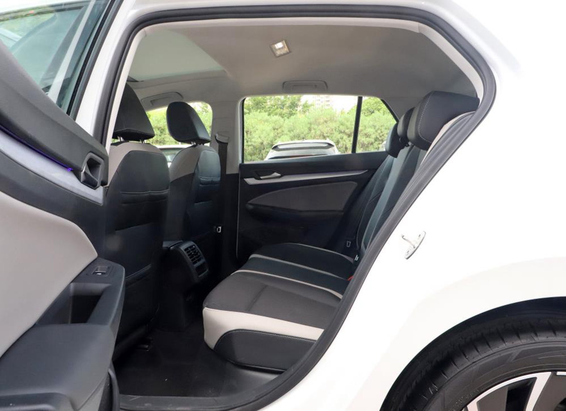 全球高尔夫汽车销量排第几,高尔夫7r-line手动销量