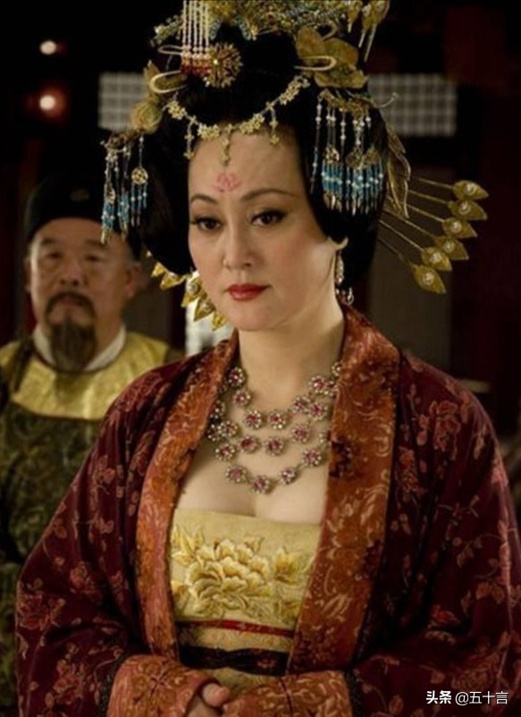 唐朝宰相的具体职务是什么？在哪里办公？官居几品？