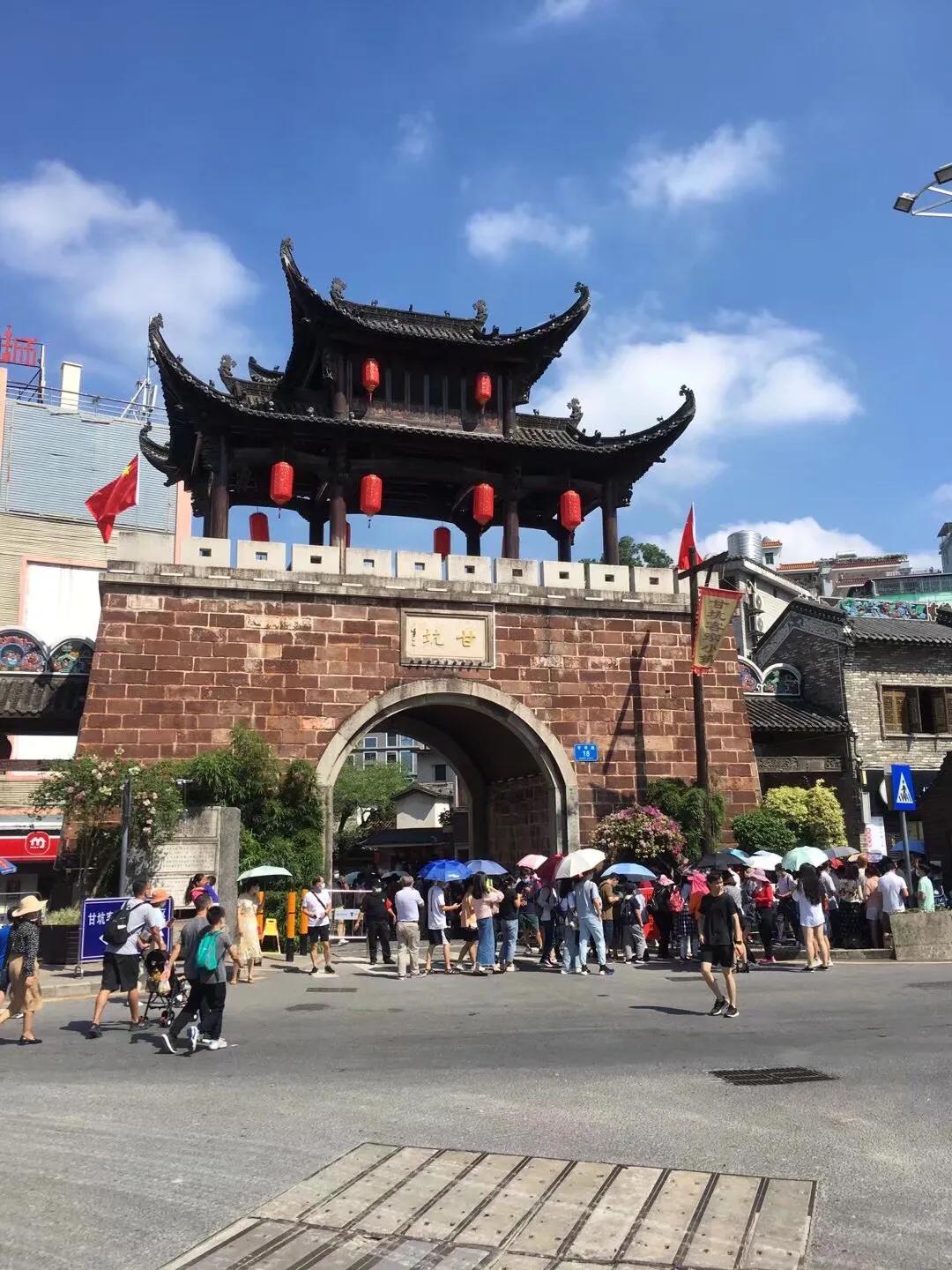 甘坑客家小镇停车场能停车吗,甘坑客家小镇在龙岗什么地方