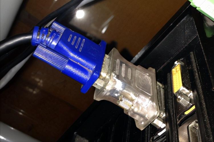 台式电脑显示hdmi无信号怎么解决,电脑主机插上hdmi口显示器无信号