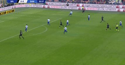 无人防守踢门柱,伊布二次回米兰表现