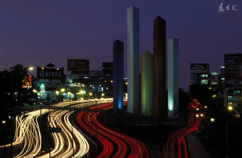 小说：美女的真气发出寒冰，把全部歹徒冻成了雪人