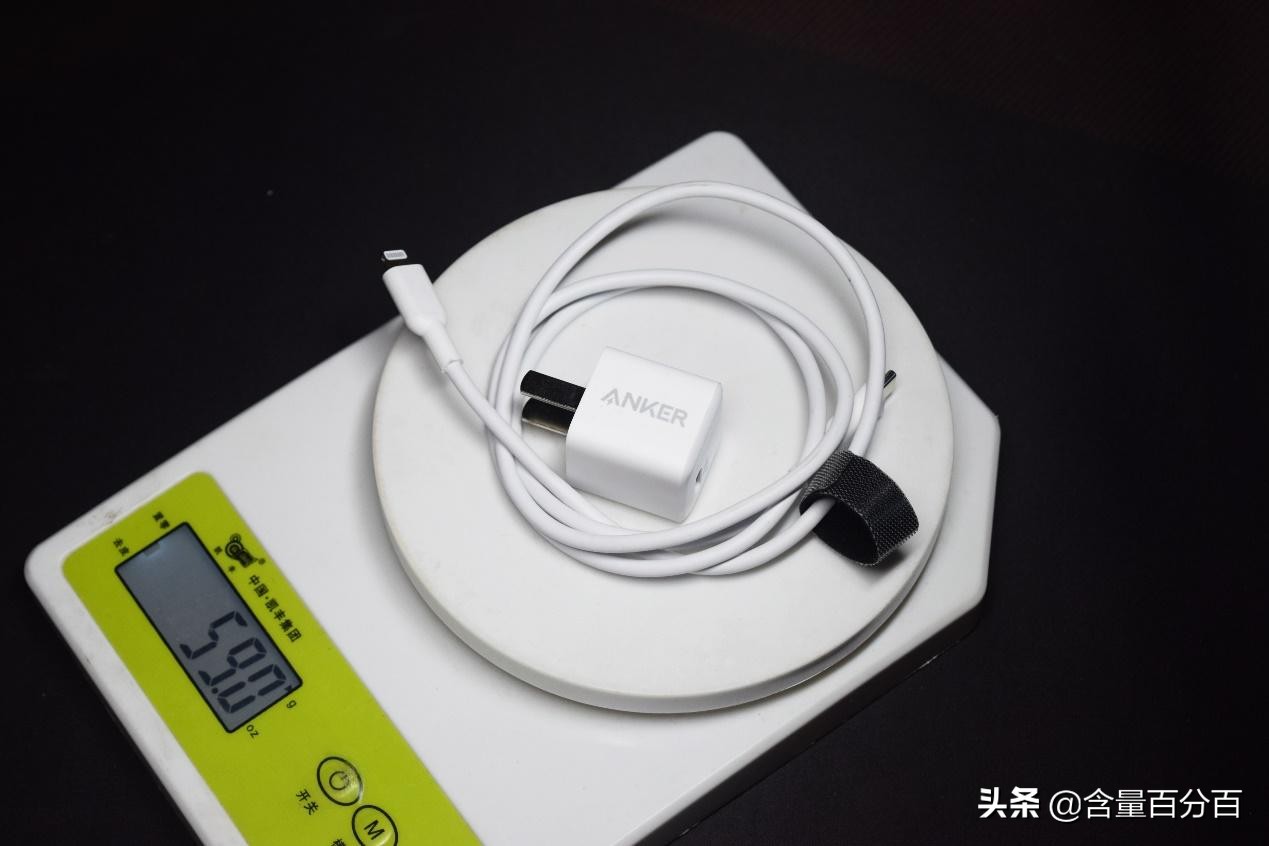 ankernanousb-c充电器,ankerpd充电头18w评测