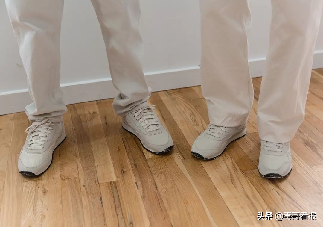 reebok什么意思啊,为什么reebok两个标志