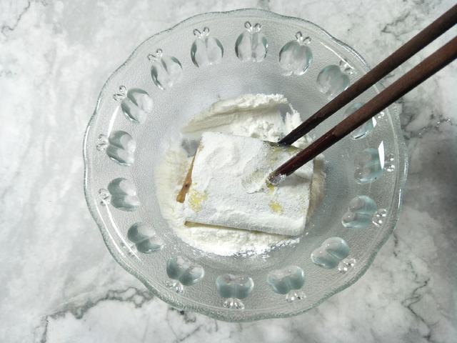 煎鱼不掉皮煎鱼不散的五个妙招,热油煎鱼还是冷油煎鱼不粘锅