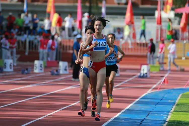 中考体育800米1000米满分攻略,体育中考1000米满分技巧