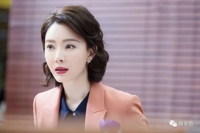 44岁陈数穿西装 (42岁陈数红色西装)