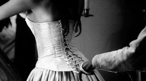 网红束腰打假,女网红束腰