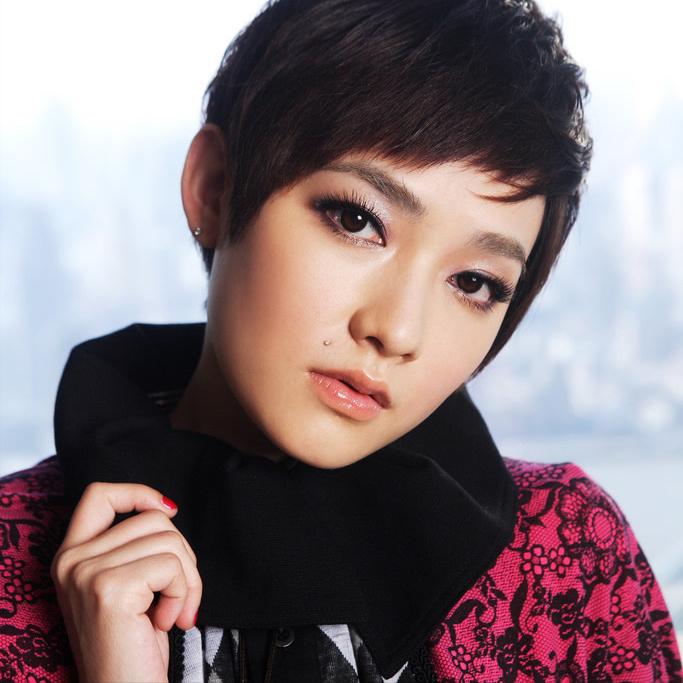 乖乖女摘子宫，得抑郁险自杀，如今的范晓萱怎么样？