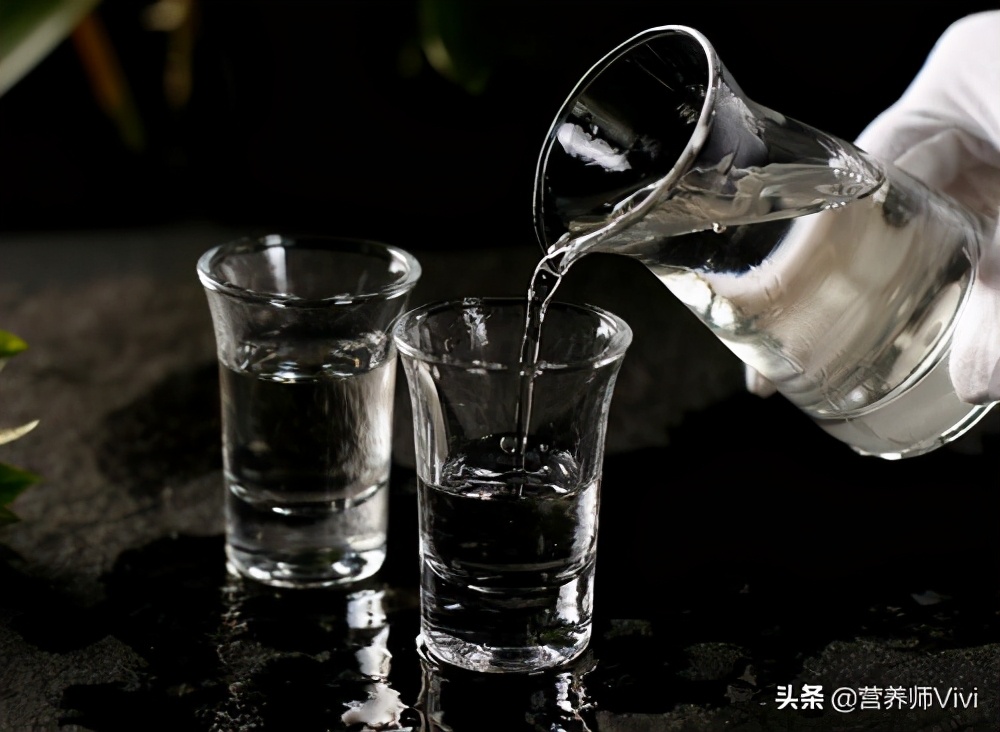 喝酒速度过快过猛对大脑危害,饮酒过量对大脑的影响