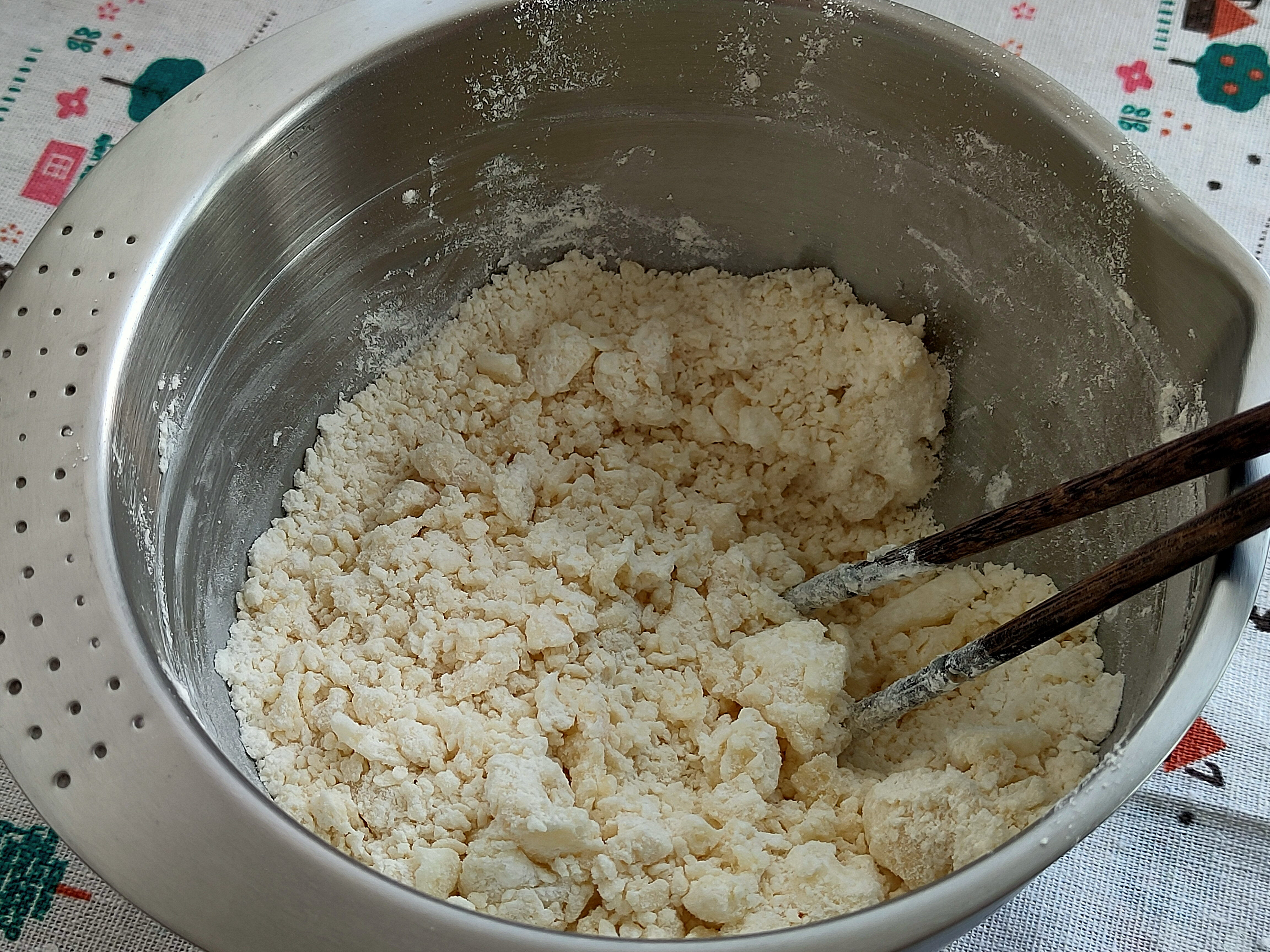 干玫瑰花怎么做成鲜花饼,什么玫瑰花可以做玫瑰花饼