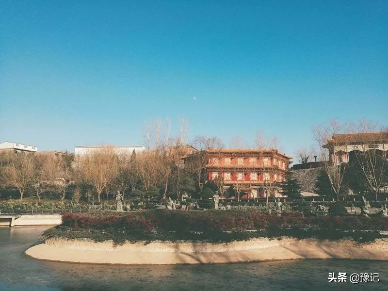 汝阳：当恐龙遇上杜康…...