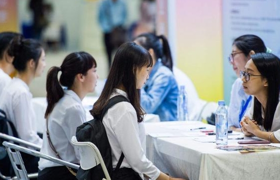 公司一般看第一学历还是第二学历,企业更看重第一学历还是最高学历