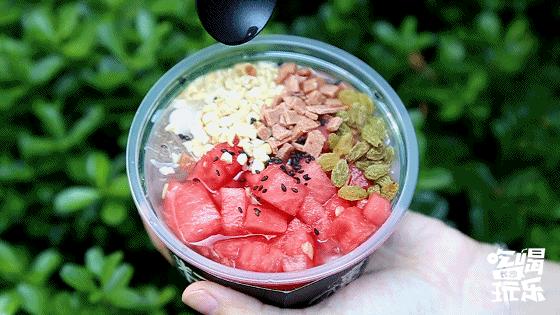 夏天必做必吃的美食冰镇西瓜,夏天最适合吃的西瓜美食