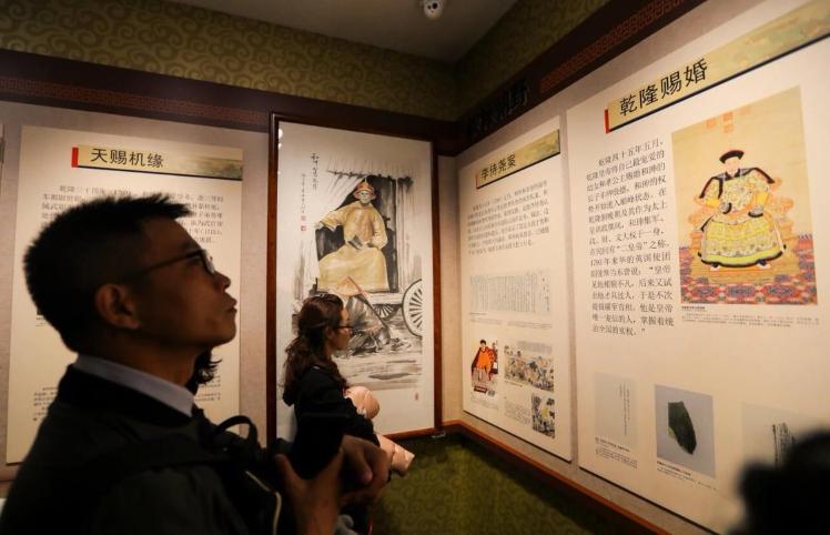 这才是豪宅,占地有9个足球场大,一个花瓶都价值连城