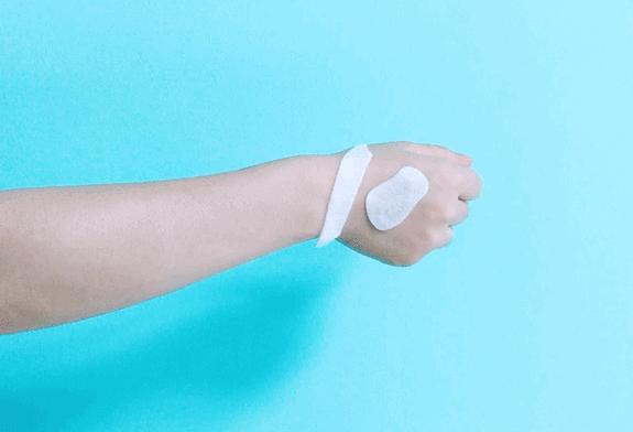 杨紫近照曝光无修图法令纹很深,杨紫面部填充法令纹