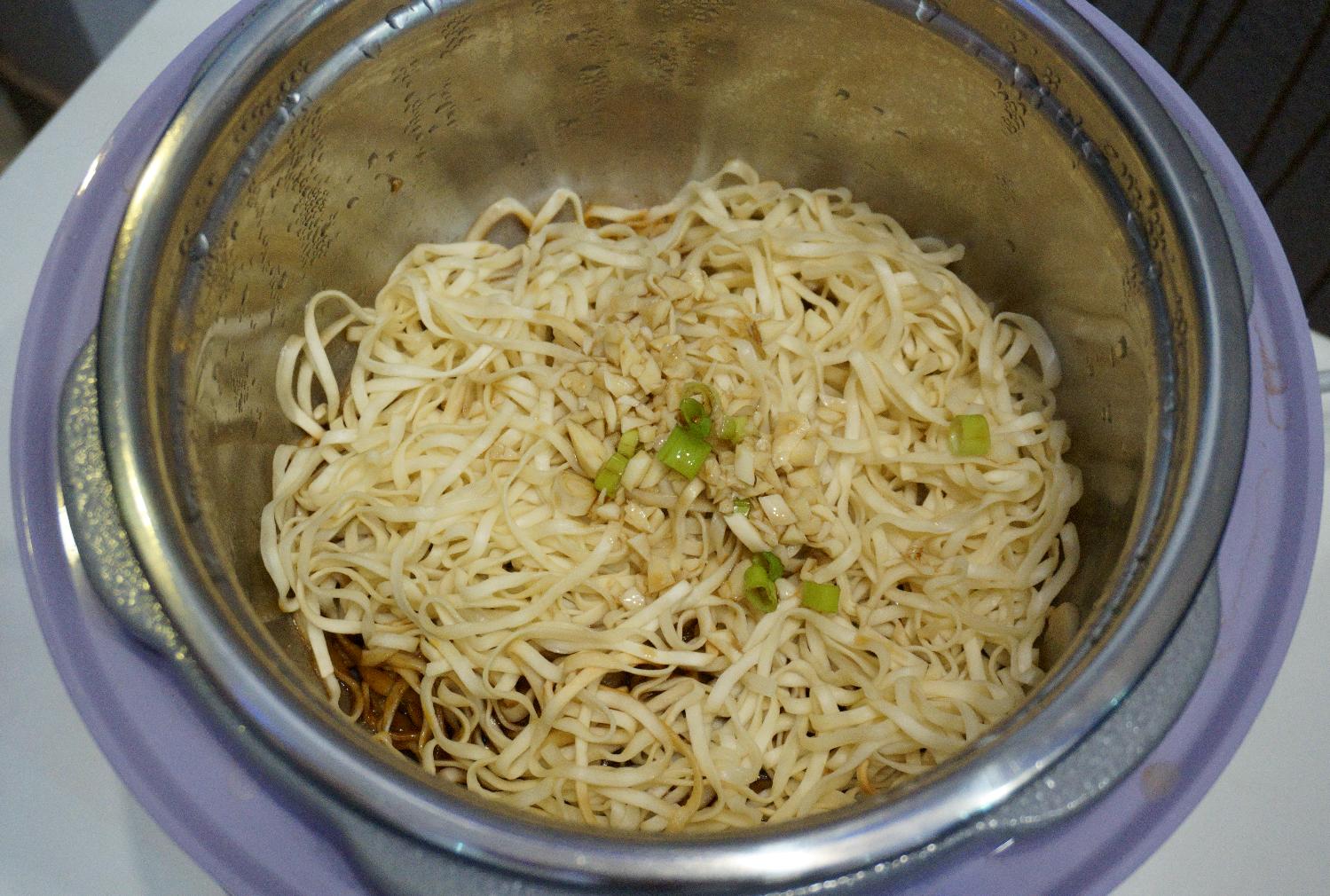 一锅两用双胆,一锅多用多功能的压力煲