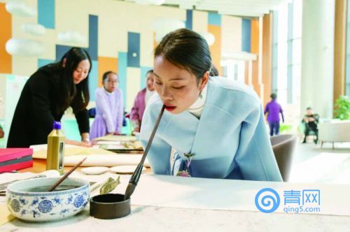 青岛跆拳道比赛第一名,青岛无臂女教师事件