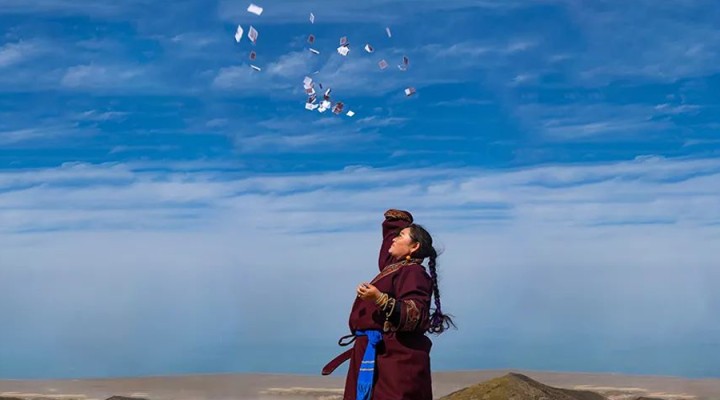 佛经里没有讲，草原上的女人不能搞直播