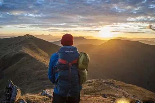 户外迷路怎么找到出路,户外迷路自救方法
