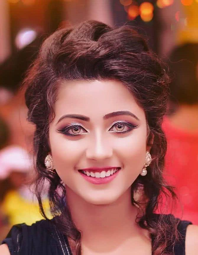 印度精灵眼女孩现状,印度最美精灵眼女孩