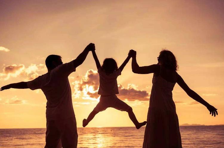 孩子喜欢夹腿、摩擦*体下**，除了些行为，家长还要注意以下几点