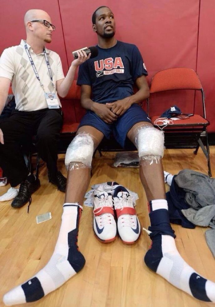 杜兰特的脚是不是扁平足,杜兰特的脚大了一些