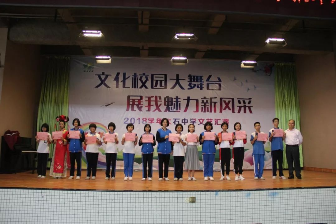 家风家训伴我成长手抄报简单有字,关于家风家训的手抄报超级简单版