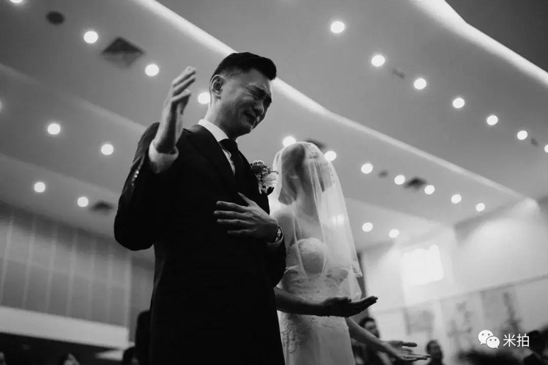 2018年最漂亮的缎面婚纱图片,十大婚纱摄影排行图片欣赏