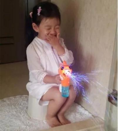 孩子错误的坐姿对身体有什么危害,错误的坐姿对身体有什么危害