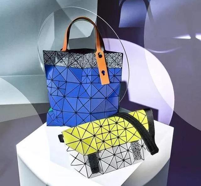 单肩包哪个款式百搭,单肩包时尚简单