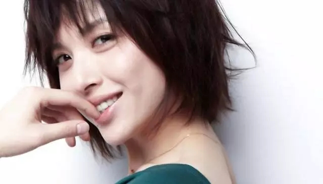 李佳多少岁嫁给靳东的,李佳结过几次婚