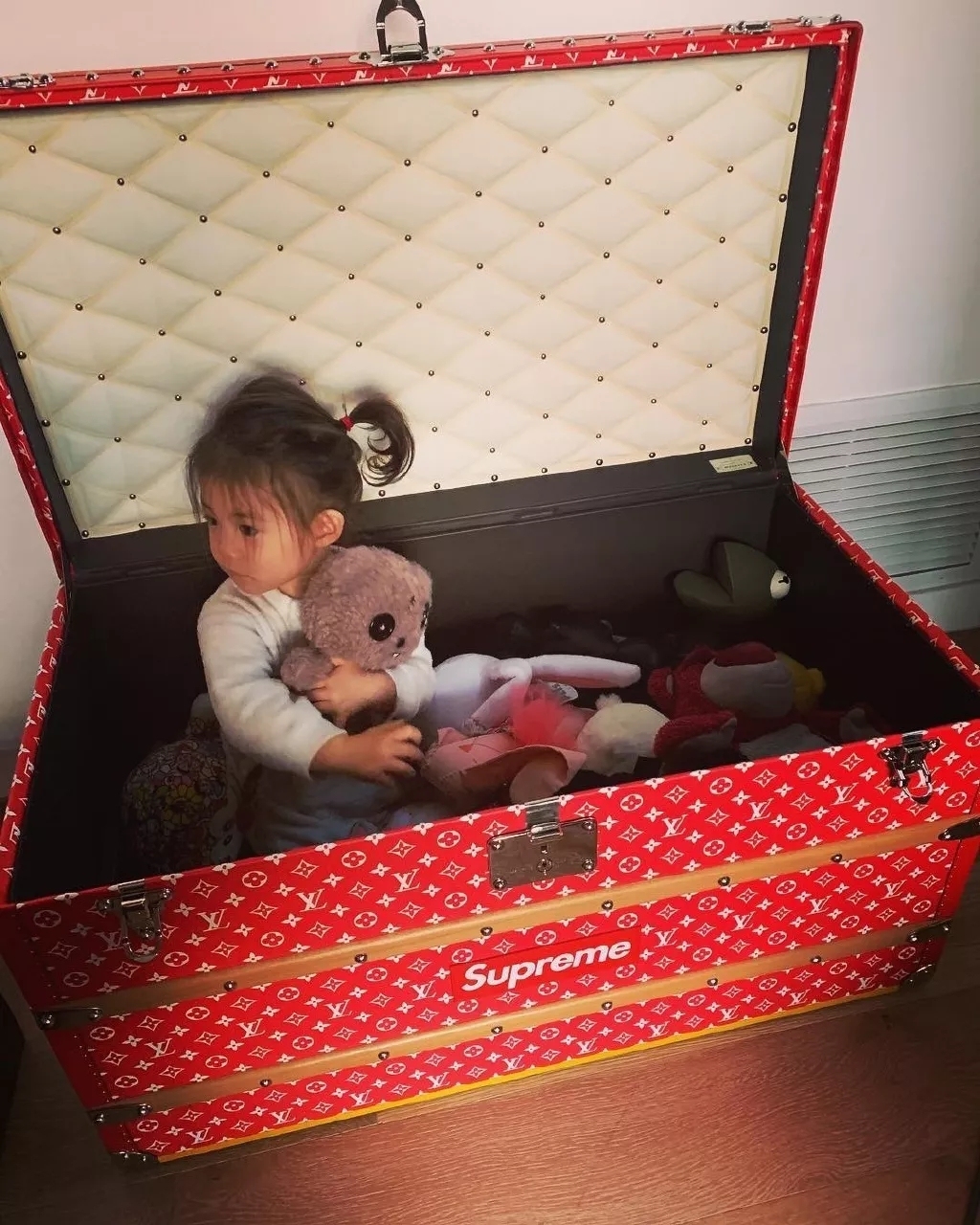 王诗龄戴的珠宝,王诗龄戴卡地亚手镯多少钱