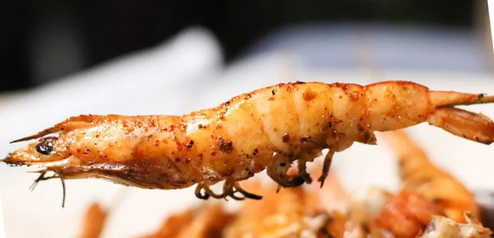 西双版纳告庄西双景星光夜市，为什么那么多人喜欢她？