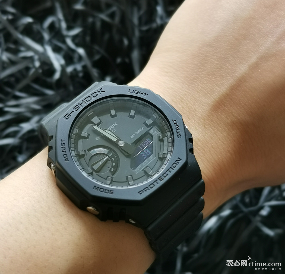 还有谁想偷懒？推荐一款日常不用操心、可以运动又不用打理的表