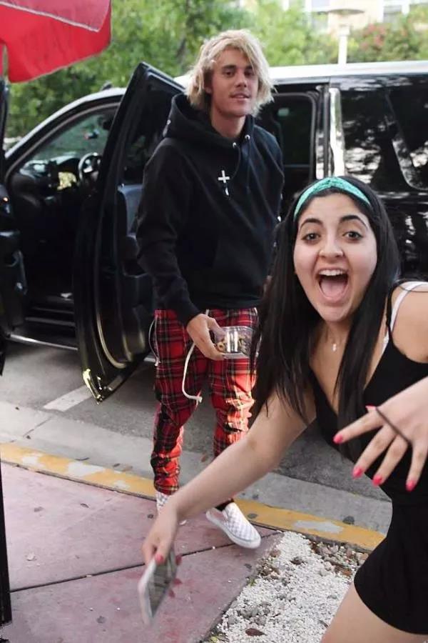 丁日，你妈喊你回家剪头了