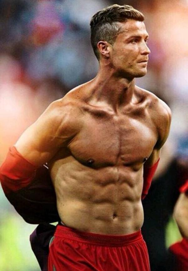 张玉宁技术有短板，但有一点值得很多中国球员学习