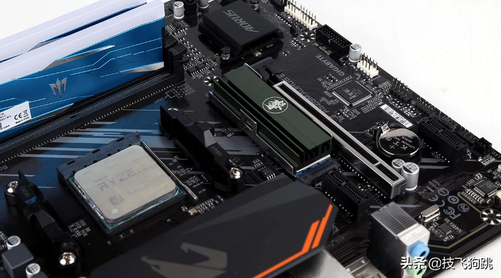 AMD入门顶配，技嘉A520M小雕主板配2060s显卡装机