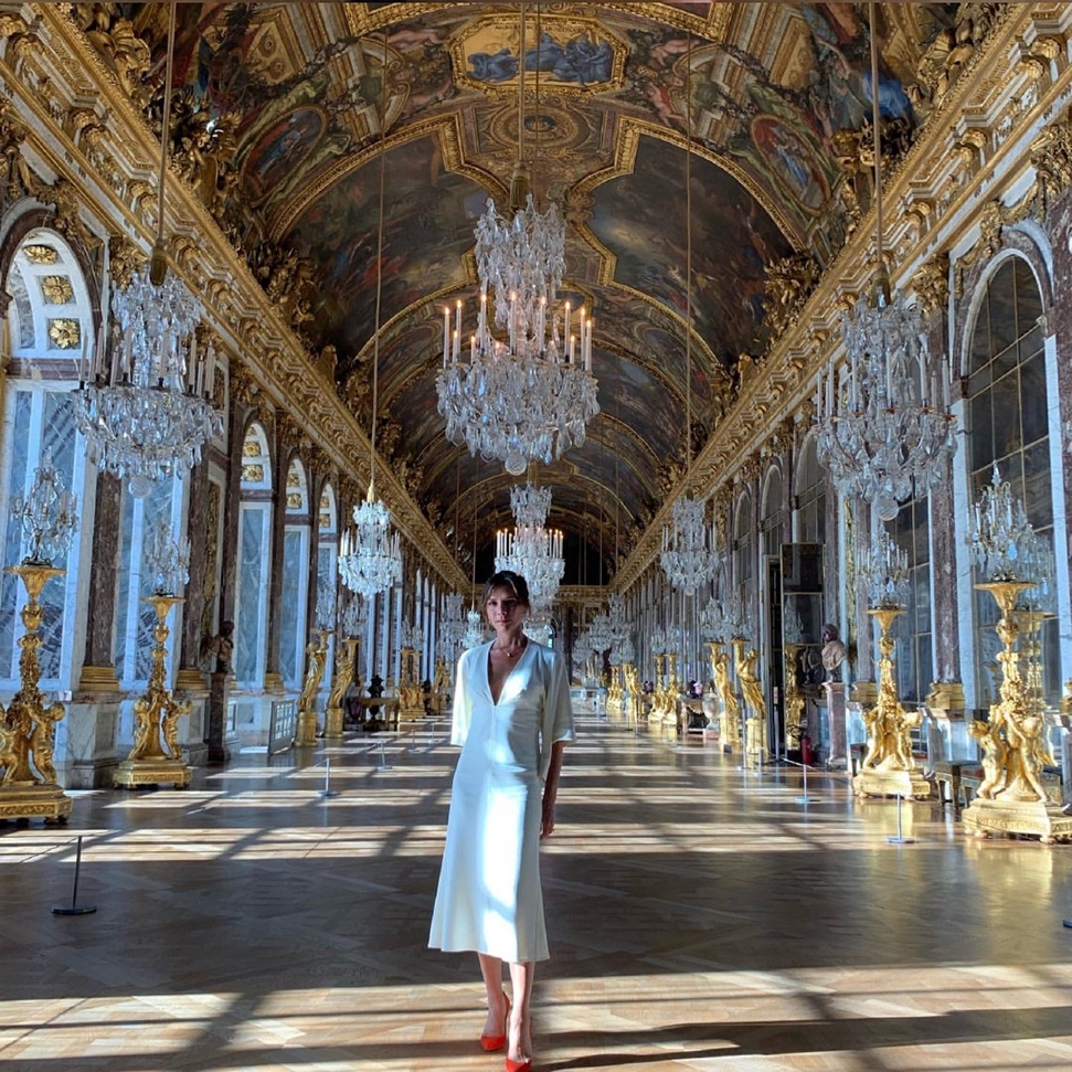 贝嫂晒小贝和女儿背影,小贝结婚纪念日完整版