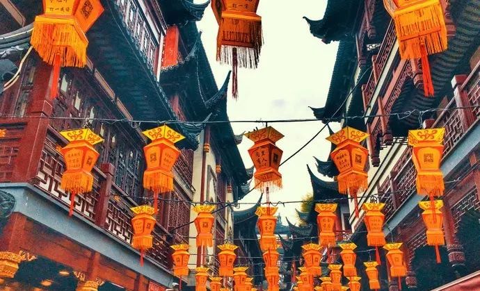 这几条美食街才是人气最旺的地方,最值得去的10条美食街