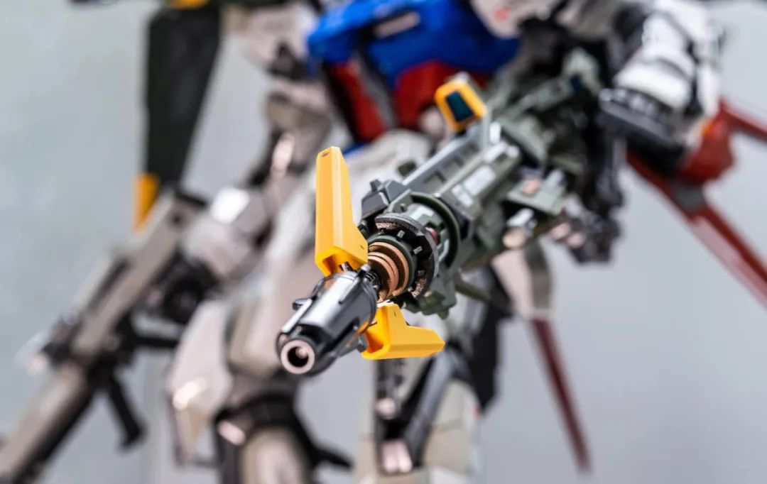 pg强袭高达头部拼装,pg强袭自由拼装过程