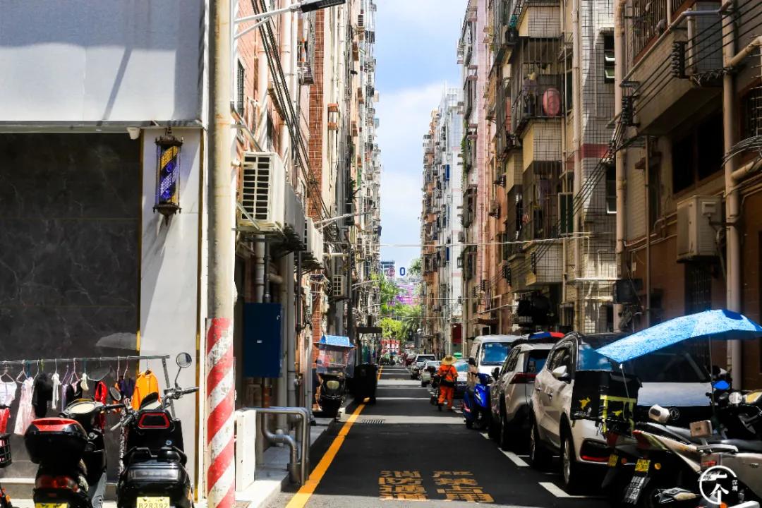 深圳“厂妹”村：租客月入4000，房租500