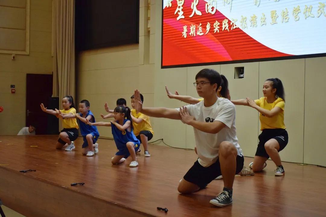 南体健美操的直播间,南体直播回放春晚