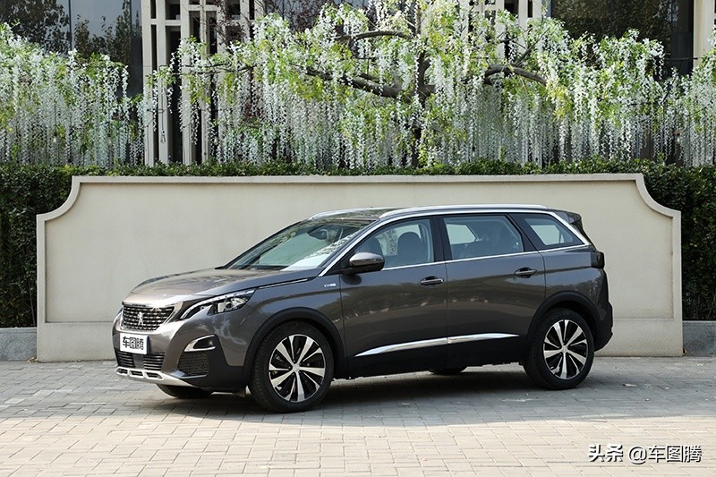 东风标致suv最新款7座5008自动,沉浸式体验新款标致5008白色