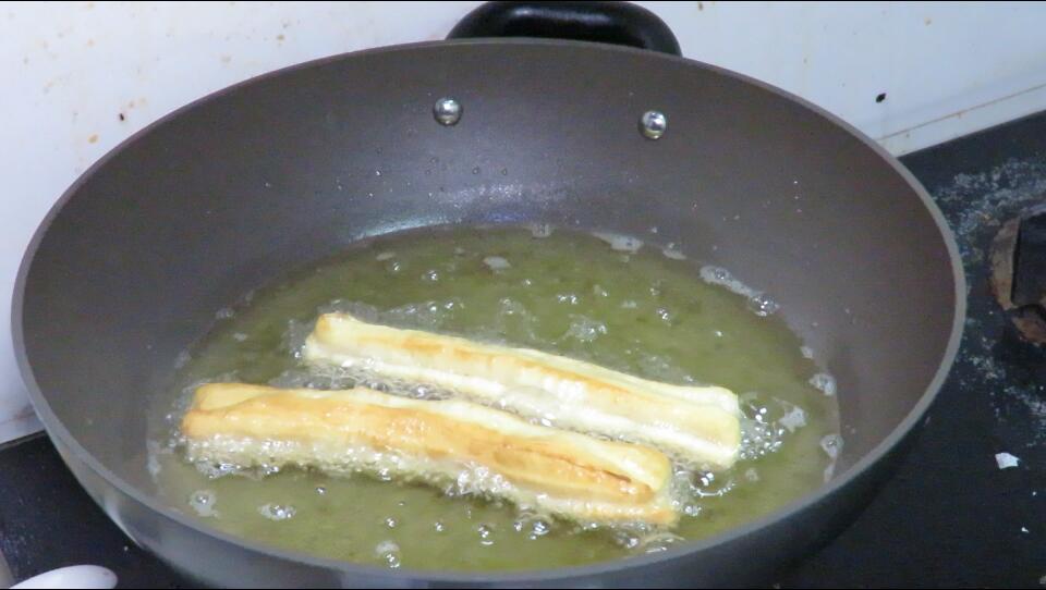 油条怎么做好吃又酥脆又松软,油条最好吃的做法根根蓬松